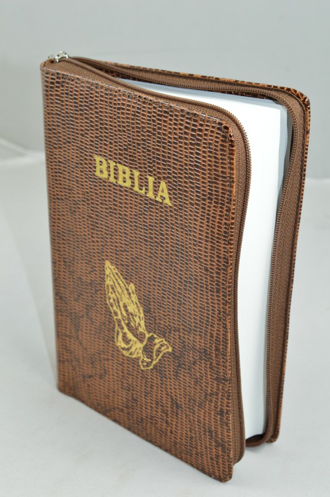 Biblia din piele, marime medie, maro texturat, fermoar, simbol maini, cuv. lui Isus cu rosu [053]