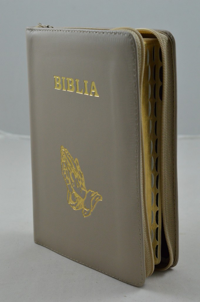Biblie din piele, marime medie, culoare gri, simbol maini in rugaciune, fermoar, index, margini aurii, [SB 057 PFI]