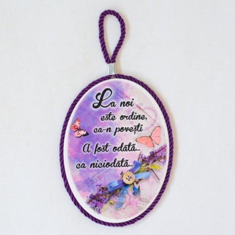 Placheta ceramica - La noi este ordine (13.5x18 cm) Placheta ceramica - La noi este ordine (13.5x18 cm)