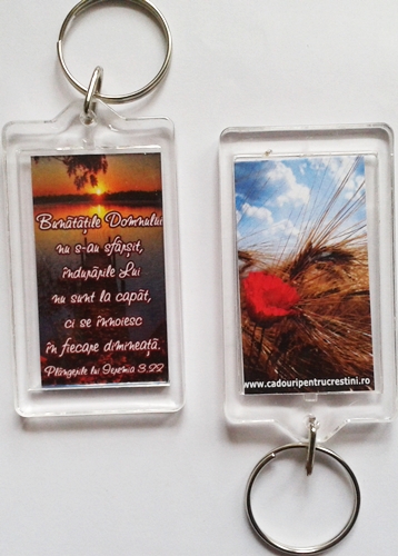 Breloc cu text biblic fata/verso - Bunatatile Domnului nu s-au sfarsit Breloc cu text biblic fata/verso - Bunatatile Domnului nu s-au sfarsit