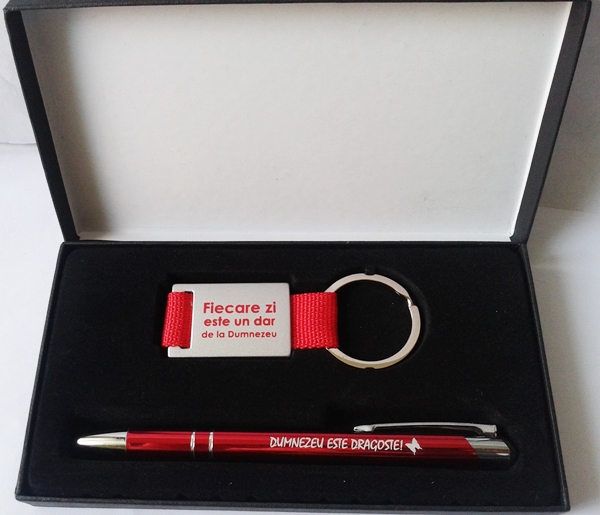 Cadou pentru Barbati - Set pix si breloc - Fiecare zi este un dar Cadou pentru Barbati - Set pix si breloc - Fiecare zi este un dar