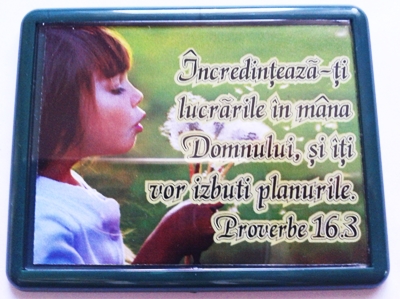 Magnet cu verset biblic -  Incredinteaza-ti lucrarile in Mana Domnului Magnet cu verset biblic -  Incredinteaza-ti lucrarile in Mana Domnului