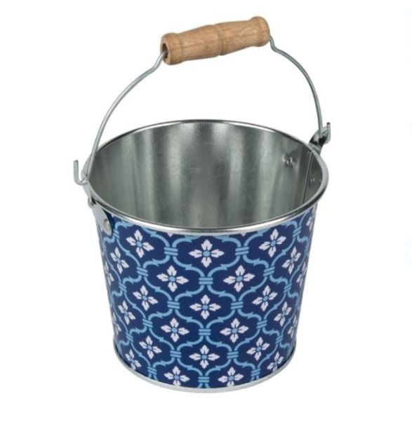 Masca pentru ghiveci, de metal, albastru, in forma de galeata (12x9cm) Masca pentru ghiveci, de metal, albastru, in forma de galeata (12x9cm)