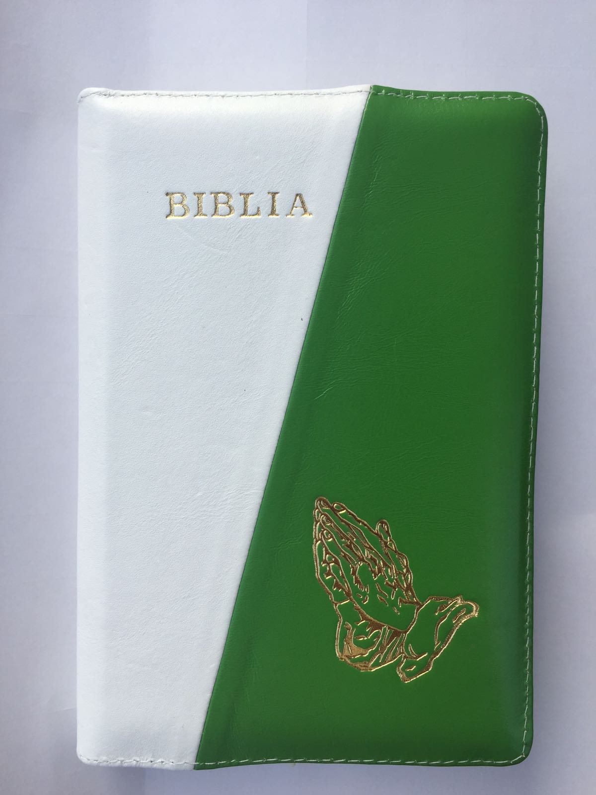 Biblia din piele, marime medie, culoare alb / verde deschis, fermoar, cu maini, cuv. lui Isus cu rosu [053]