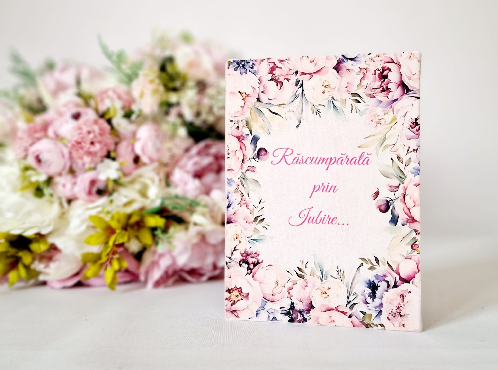 Jurnal cu mesaj creștin, copertă de catifea, margini argintii - Răscumpărată prin iubire...