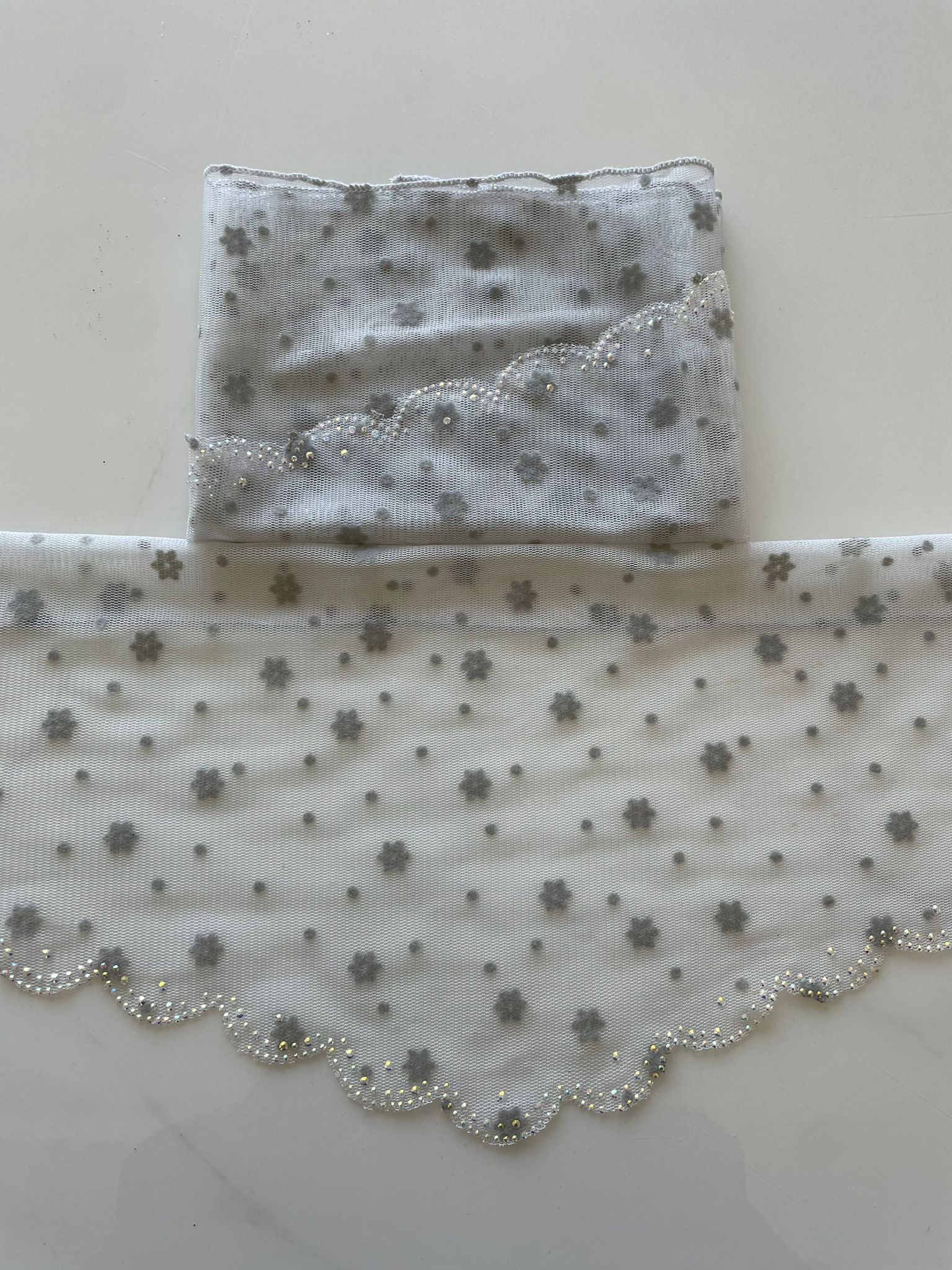 Batic din dantela - gri Batic din dantela - gri