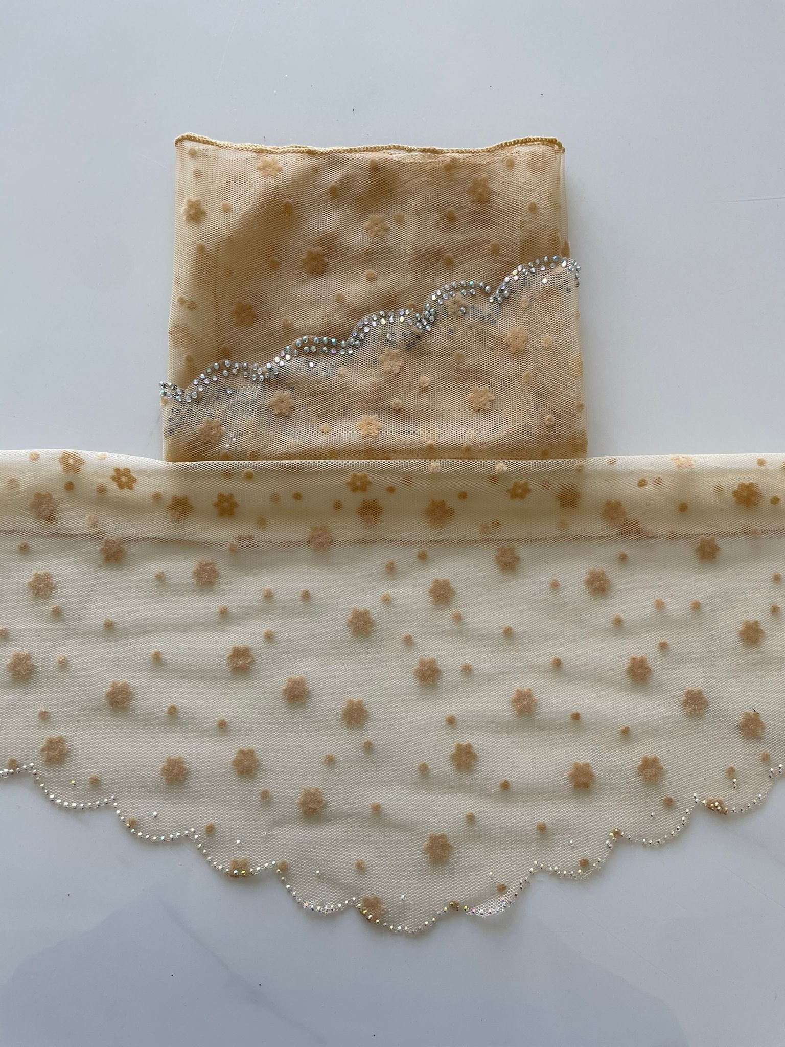 Batic din dantela - bej Batic din dantela - bej