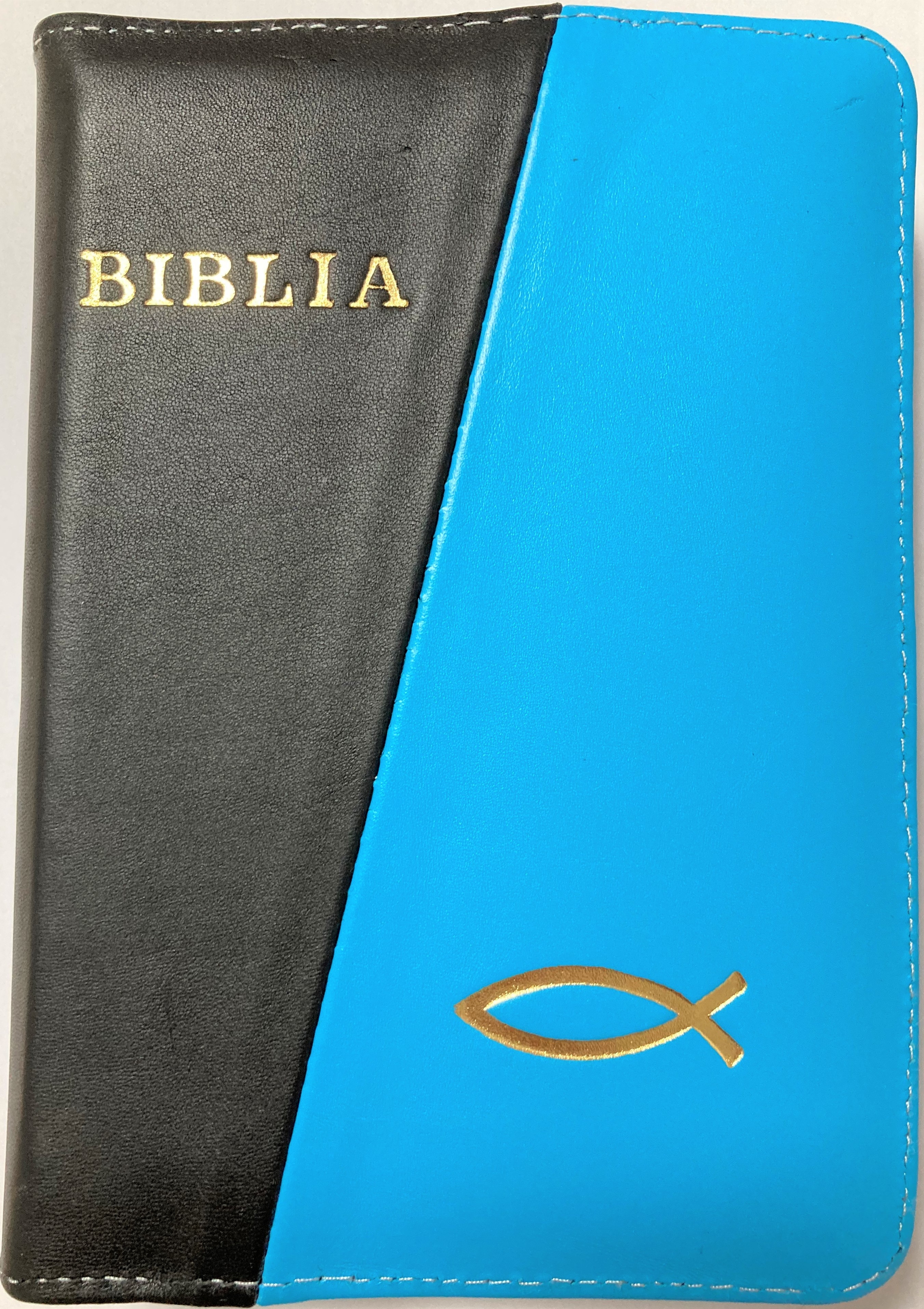 Biblie din piele,  marime mica, culoare negru cu albastru deschis, fermoar, margini albe,simbol peste, cuv. lui Isus in rosu [043 PF]