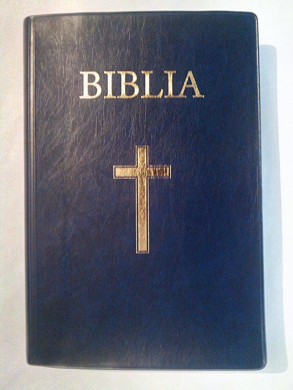 Biblia marime medie, coperta moale, bleumarin inchis, cu cruce