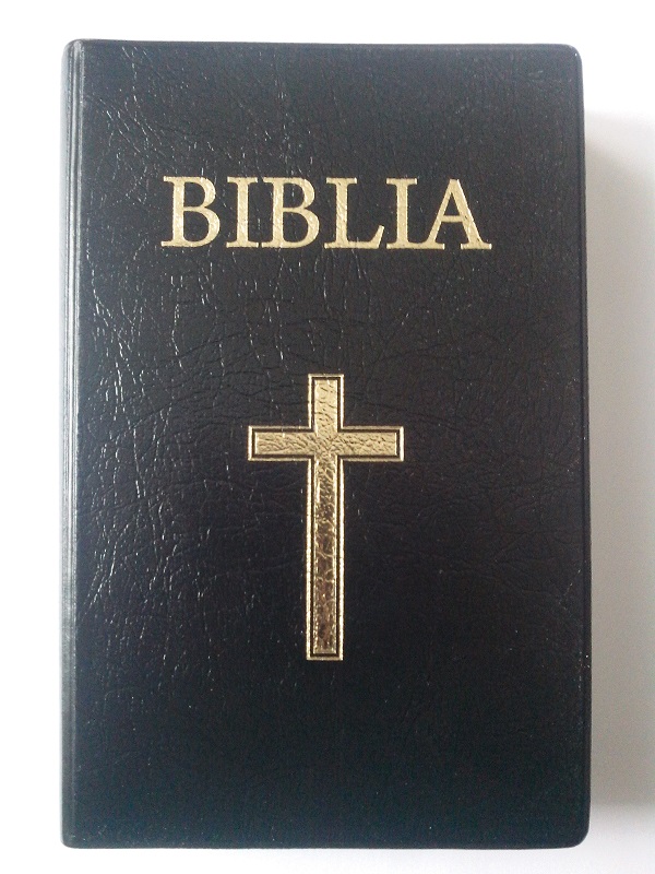 Biblia marime medie, neagra, cu coperta moale, cu trimiteri, cu cruce [053 CM]