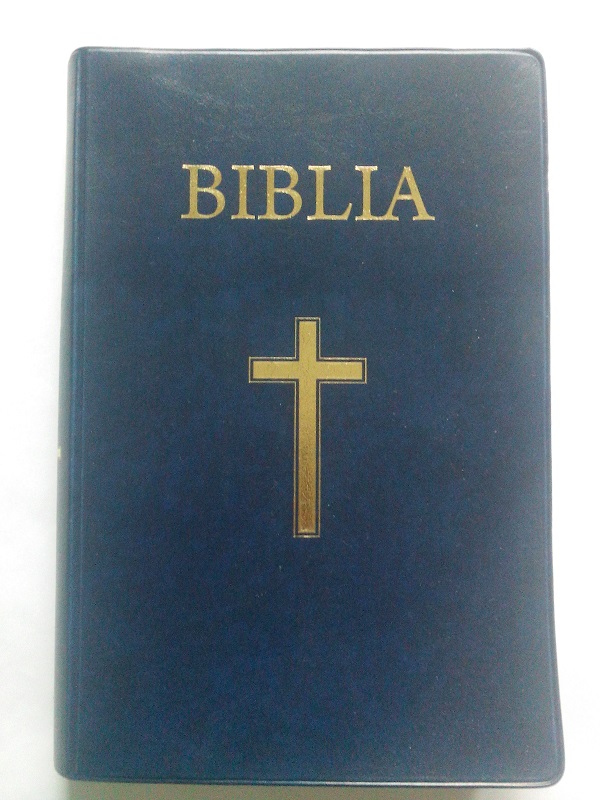 Biblia marime medie, coperta moale, albastra, cu cruce [063 CM]
