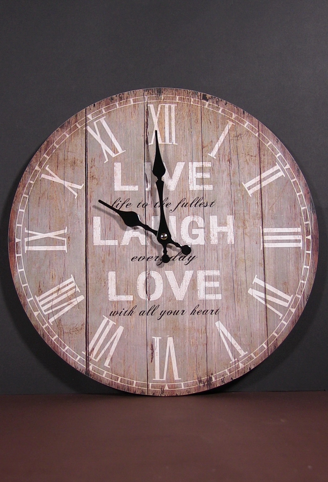Ceas de perete rotund din lemn - Live, Laugh, Love (34cm) Ceas de perete rotund din lemn - Live, Laugh, Love (34cm)