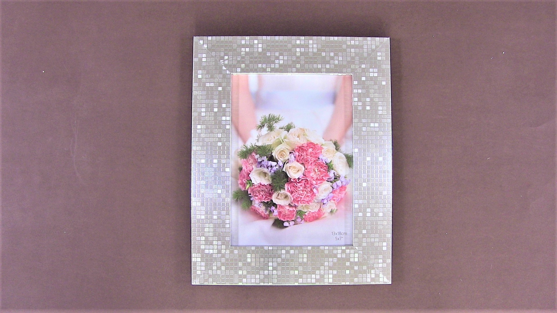 Rama foto mozaic, argintiu - 1 poza de 13x18cm Rama foto mozaic, argintiu - 1 poza de 13x18cm