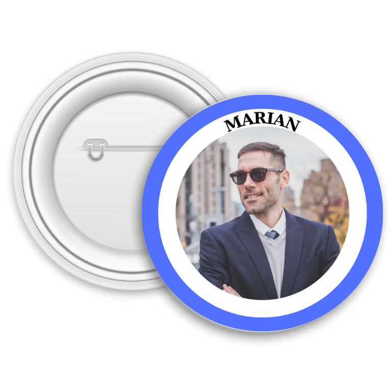 Insignă metalică personalizată cu nume și poză – Marian