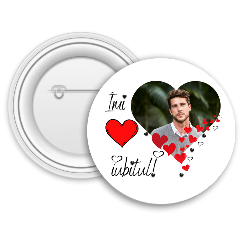 Insignă metalică personalizată cu poză – Îmi ❤️ iubitul!