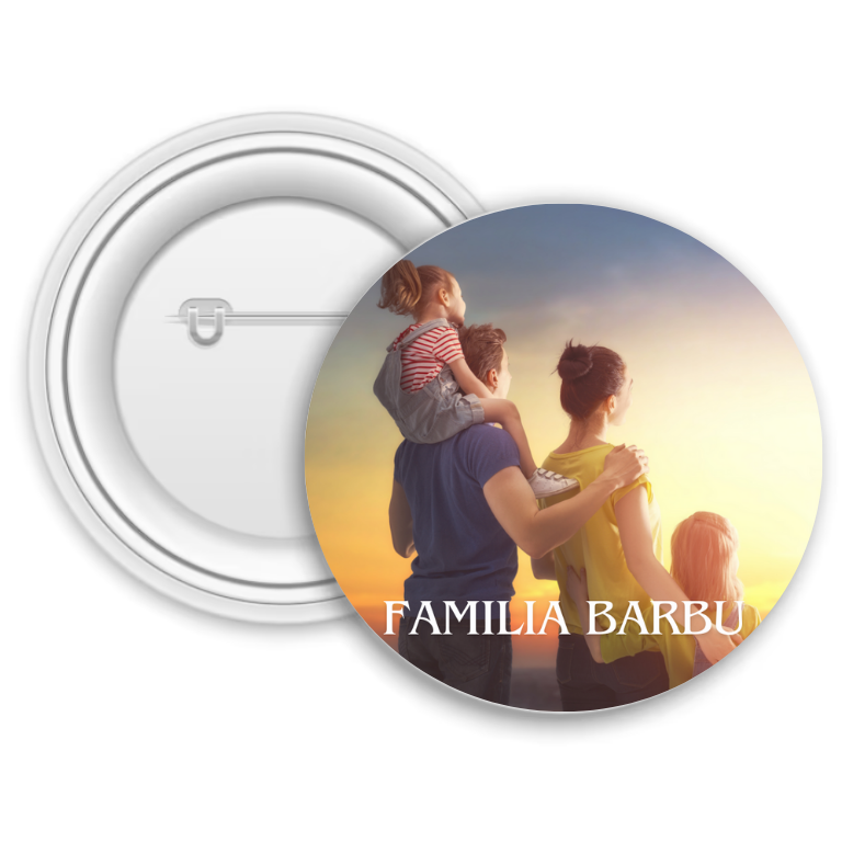 Insignă metalică personalizată cu poză și numele de familie