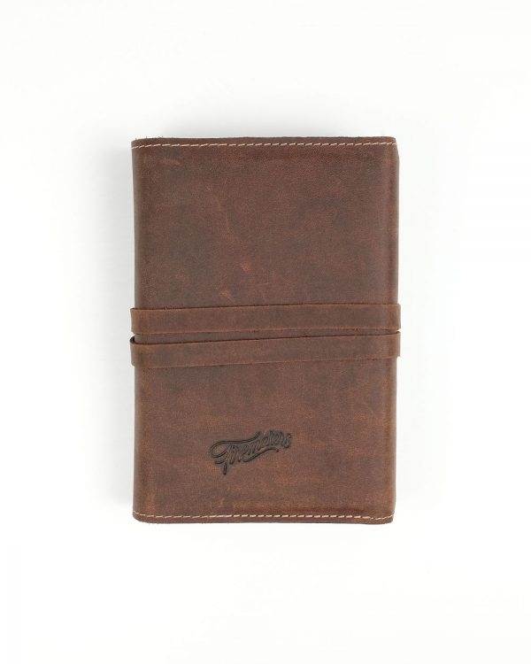 Husă pentru biblie, marime mica, piele autentica cu snur, maro brun, prelucrata manual Husă pentru biblie, marime mica, piele autentica cu snur, maro brun, prelucrata manual