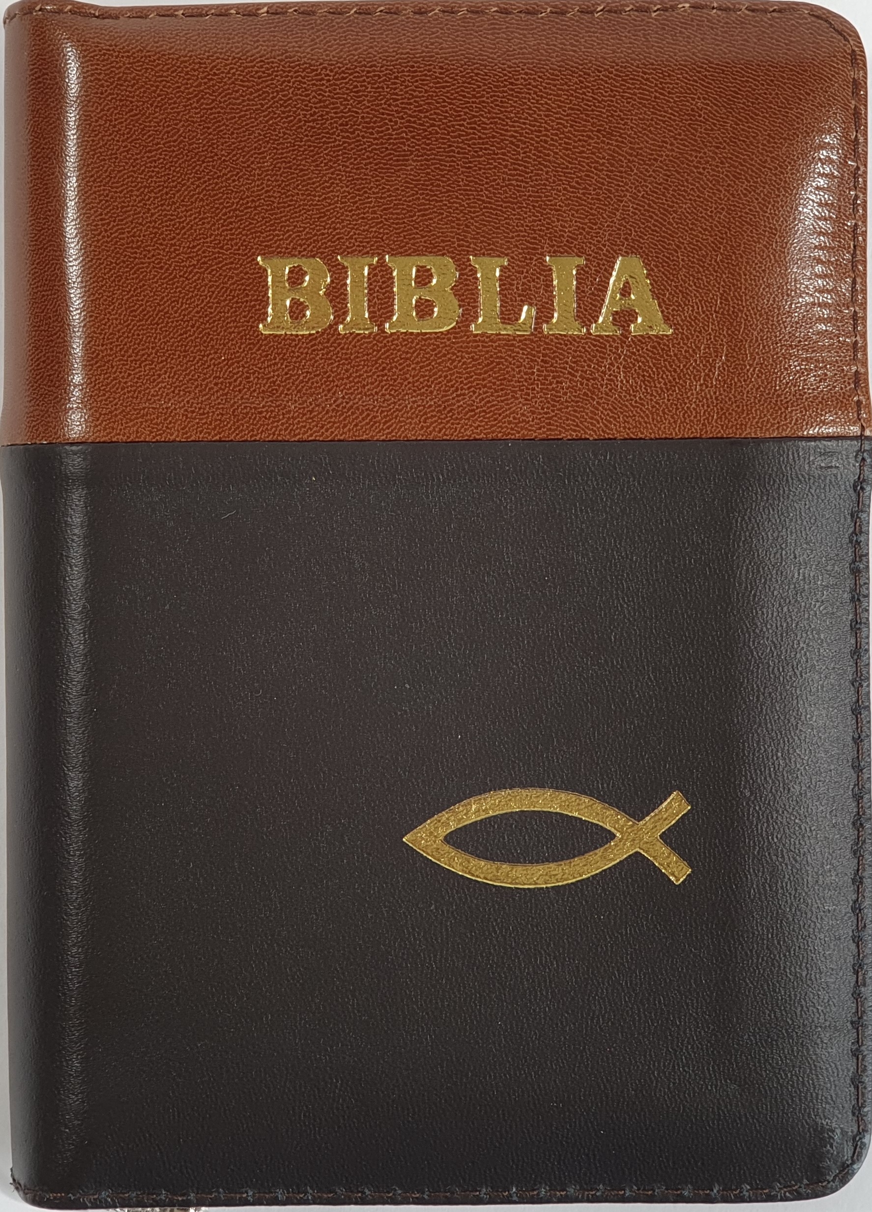 Biblia format mic, din piele, culoare maro cu negru, index, fermoar, margini argintii, simbolul peste, cuv. lui Isus in rosu [047 PFI]