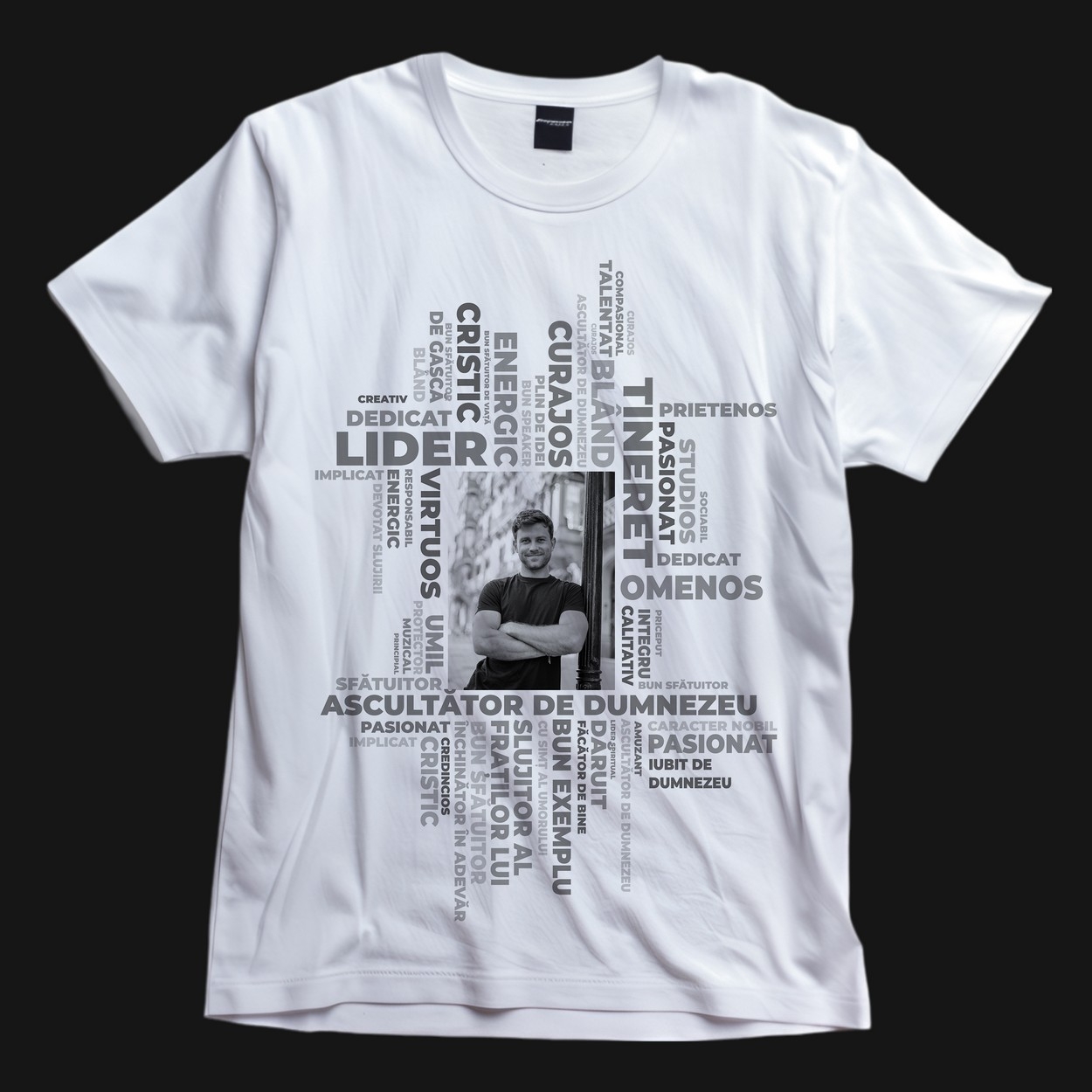 Tricou crestin personalizat cu poză pentru bărbați - Lider de tineret Tricou crestin personalizat cu poză pentru bărbați - Lider de tineret