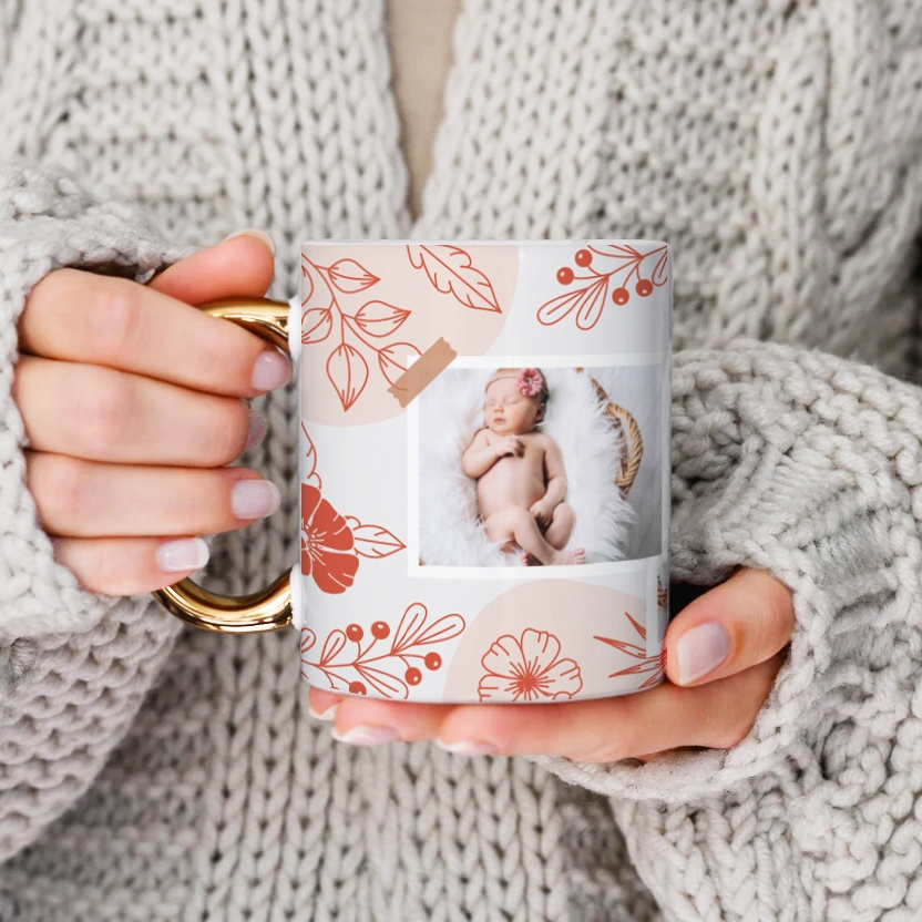 Cană cu mâner auriu personalizata cu 5 poze si nume – Nou născut