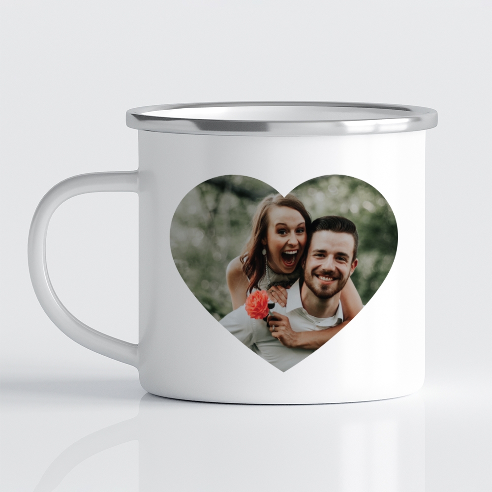 Cană metalică emailată personalizată cu nume și poză – Îndrăgostiți Cană metalică emailată personalizată cu nume și poză – Îndrăgostiți