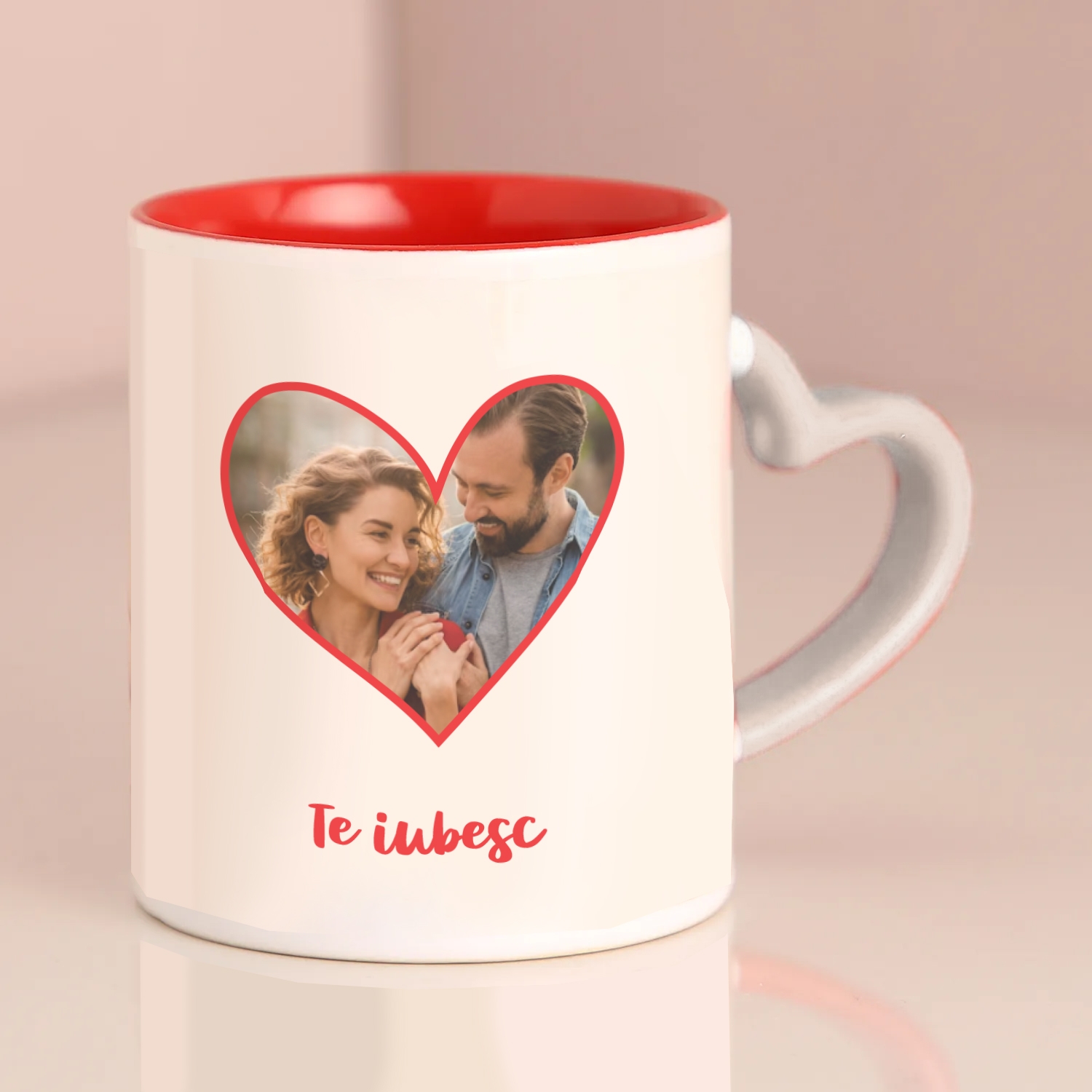 Cană pentru cuplu, personalizată, interior color, poză și dată – Ziua noastră Cană pentru cuplu, personalizată, interior color, poză și dată – Ziua noastră