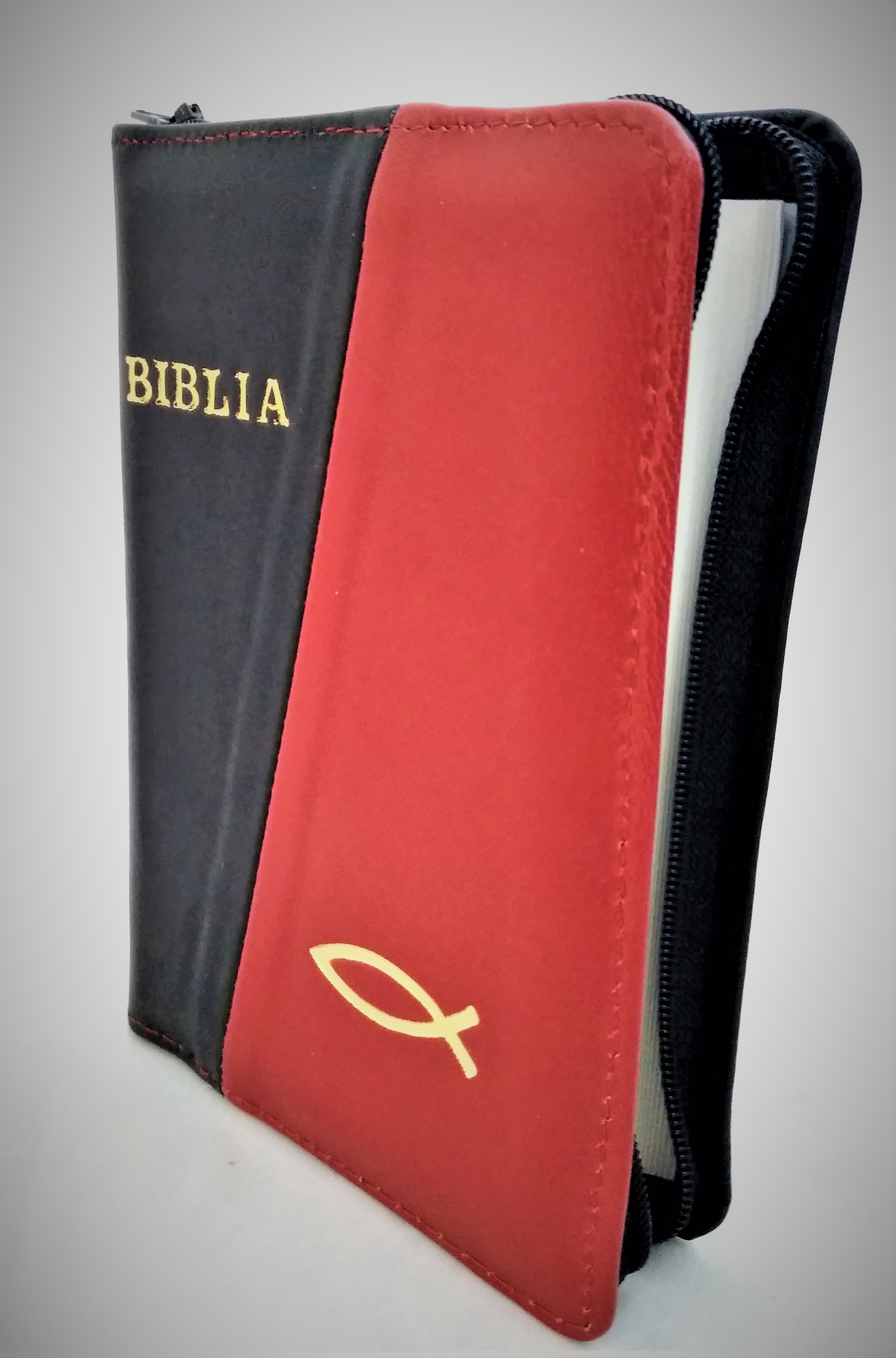 Biblie din piele, mica, culoare  negru / rosu, fermoar, margini albe, simbolul peste, cuv. lui Isus in rosu [043 PF]