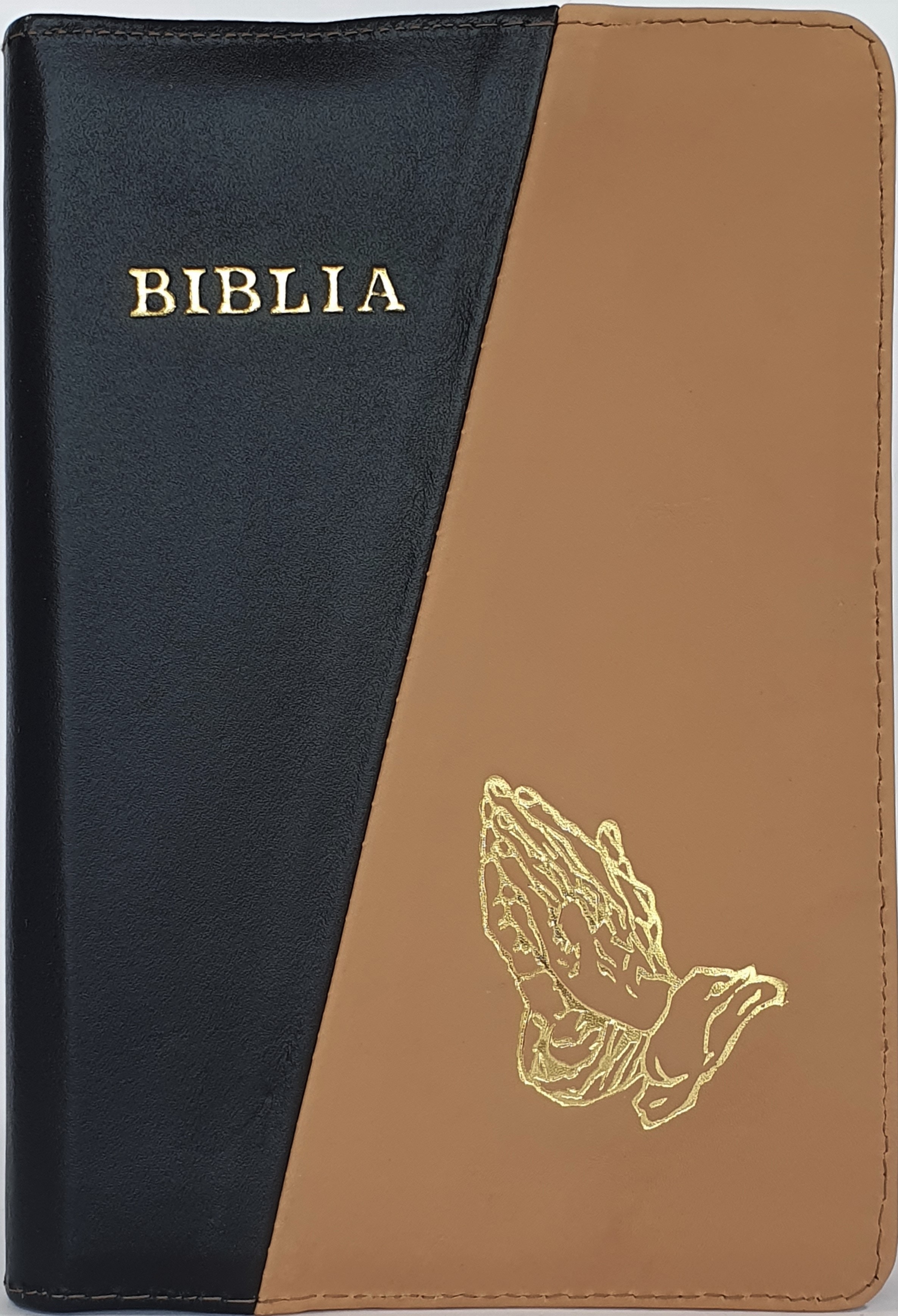 Biblia din piele, marime medie, culoare negru cu cappuccino, fermoar,margini albe,simbol maini in rugaciune, cuv. lui Isus cu rosu [053]