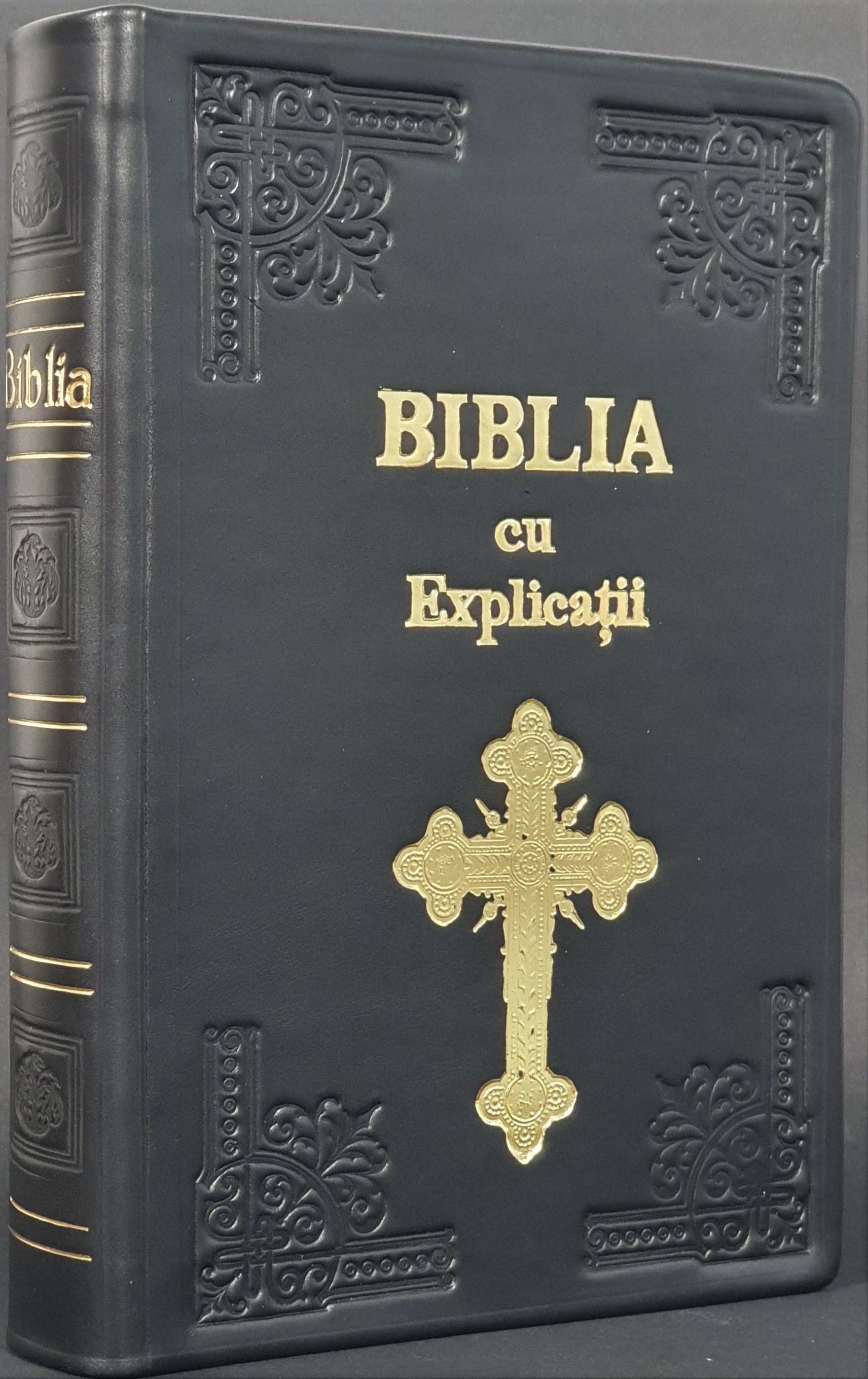 Biblia Handmade, mare, cu concordanta si explicatii, piele, culoare negru, cu index, aurita, simbol cruce, cuv. lui Isus cu rosu [CO 77 HMI]