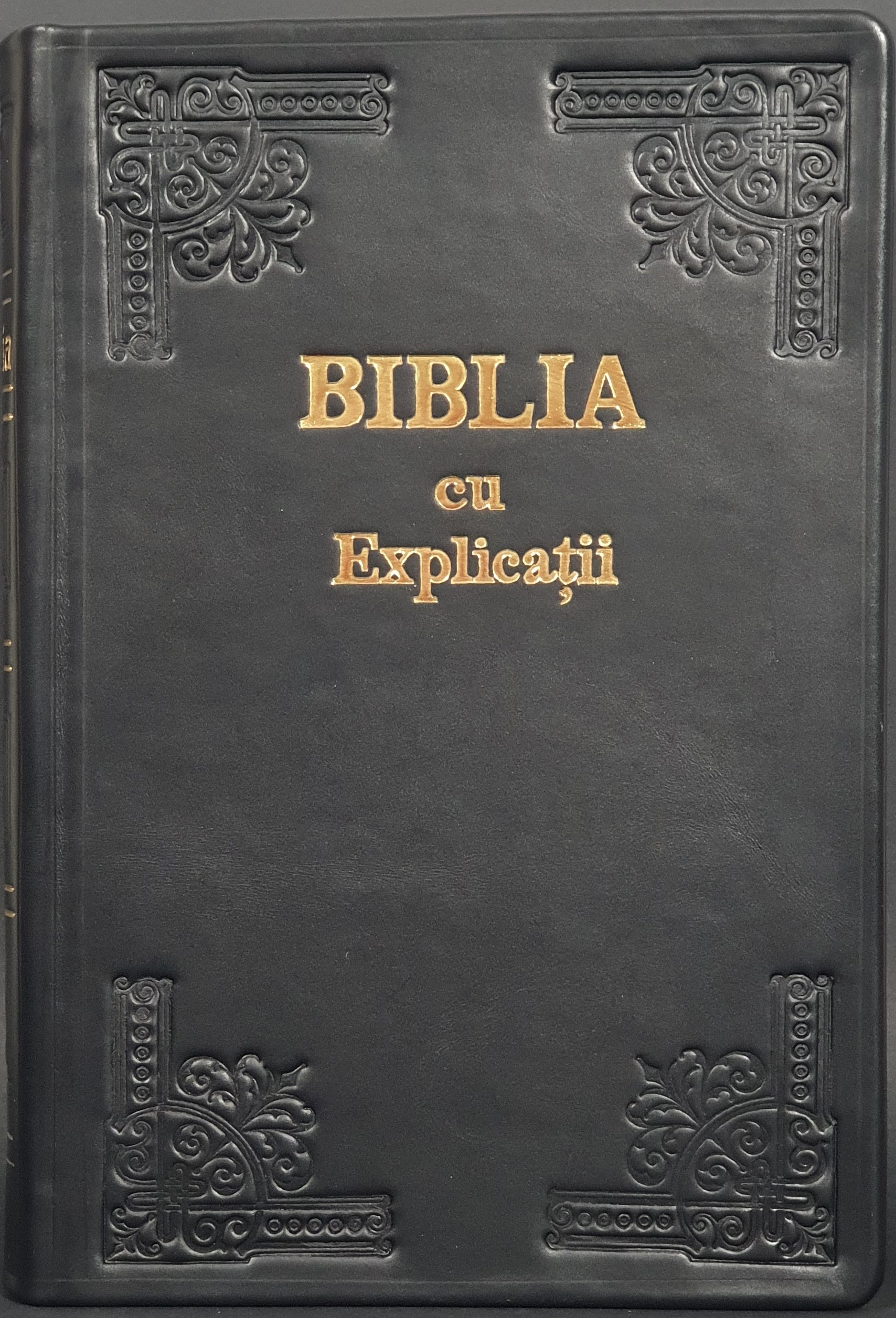 Biblia Handmade, mare, cu concordanta si explicatii, piele, culoare negru, cu index, margini aurii, cuv. lui Isus cu rosu [CO 77 HMI]