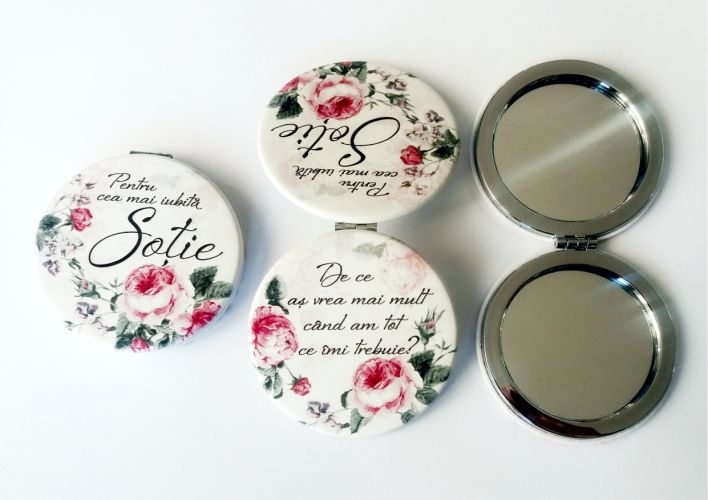 Oglinda de poseta - Pentru cea mai iubita sotie Oglinda de poseta - Pentru cea mai iubita sotie