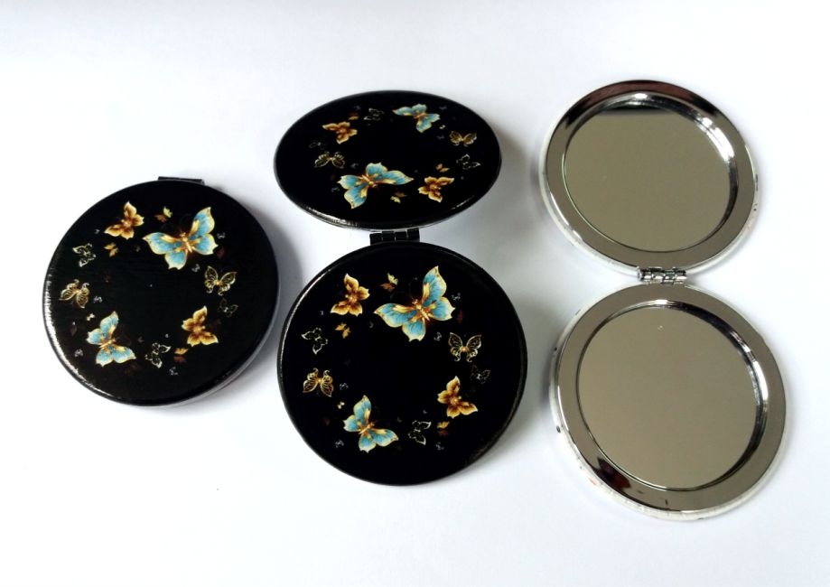 Oglinda de poseta, neagra - Fluturi Oglinda de poseta, neagra - Fluturi