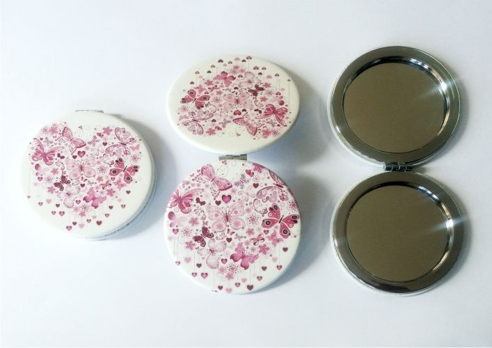 Oglinda de poseta, alb-roz - Fluturi, inimioare Oglinda de poseta, alb-roz - Fluturi, inimioare