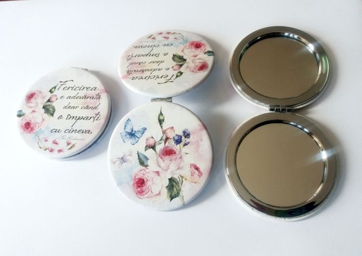 Oglinda de poseta - Fericirea e adevarata Oglinda de poseta - Fericirea e adevarata