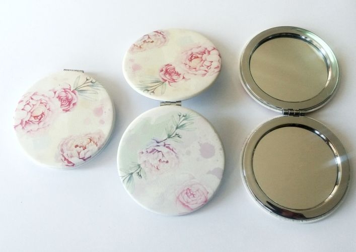 Oglinda de poseta - Trandafiri Oglinda de poseta - Trandafiri