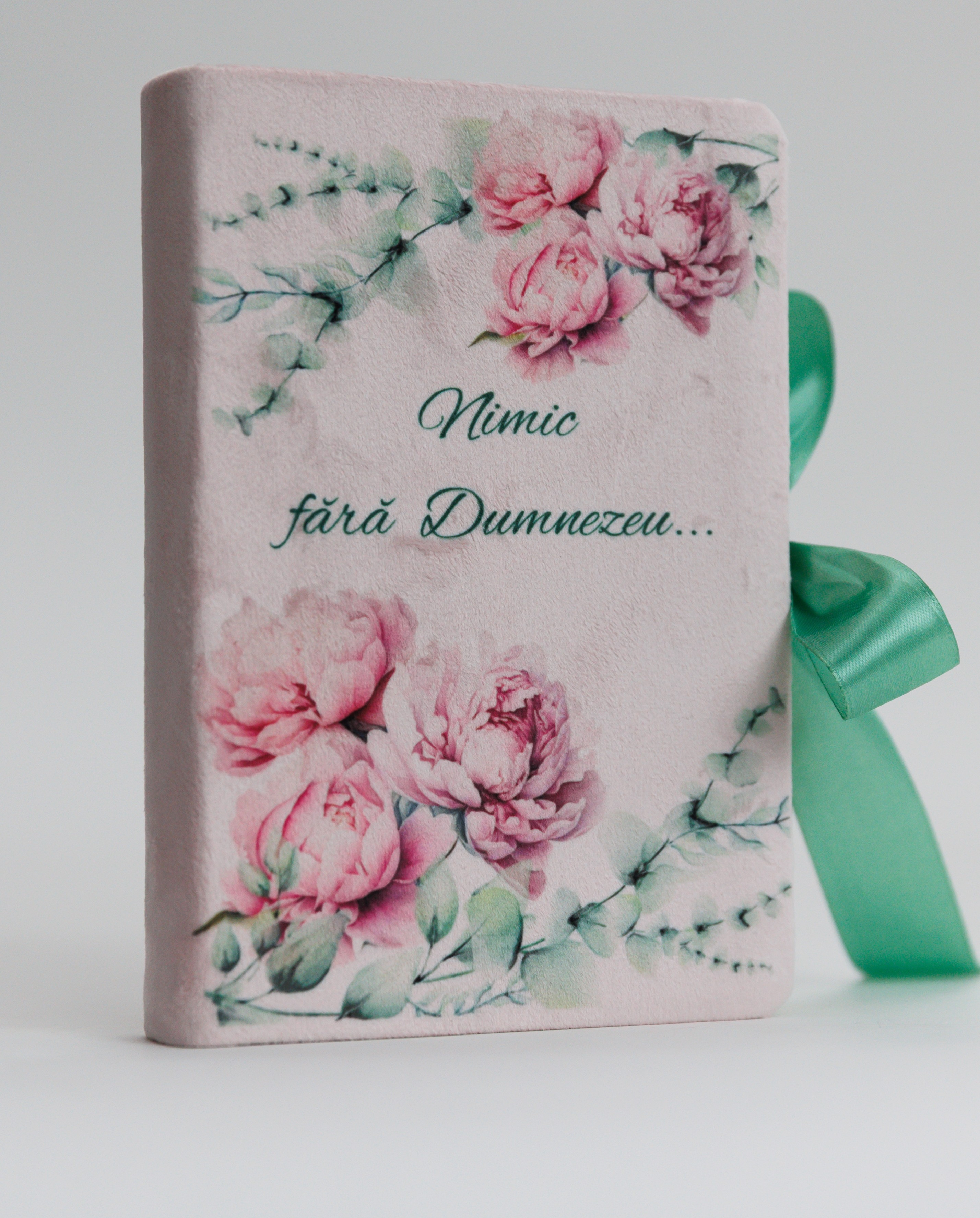 Biblia handmade, coperta de catifea, flexibila, cu panglică, marime medie, margini aurii, index, cuv. lui Isus cu rosu [SI 057 CAT]