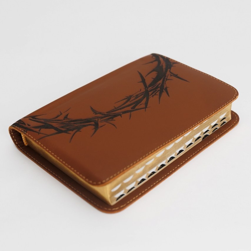 Biblia medie, piele, maro, aurita, index, fara fermoar, cuv. lui Isus cu rosu, simbol coroana [057 PI]