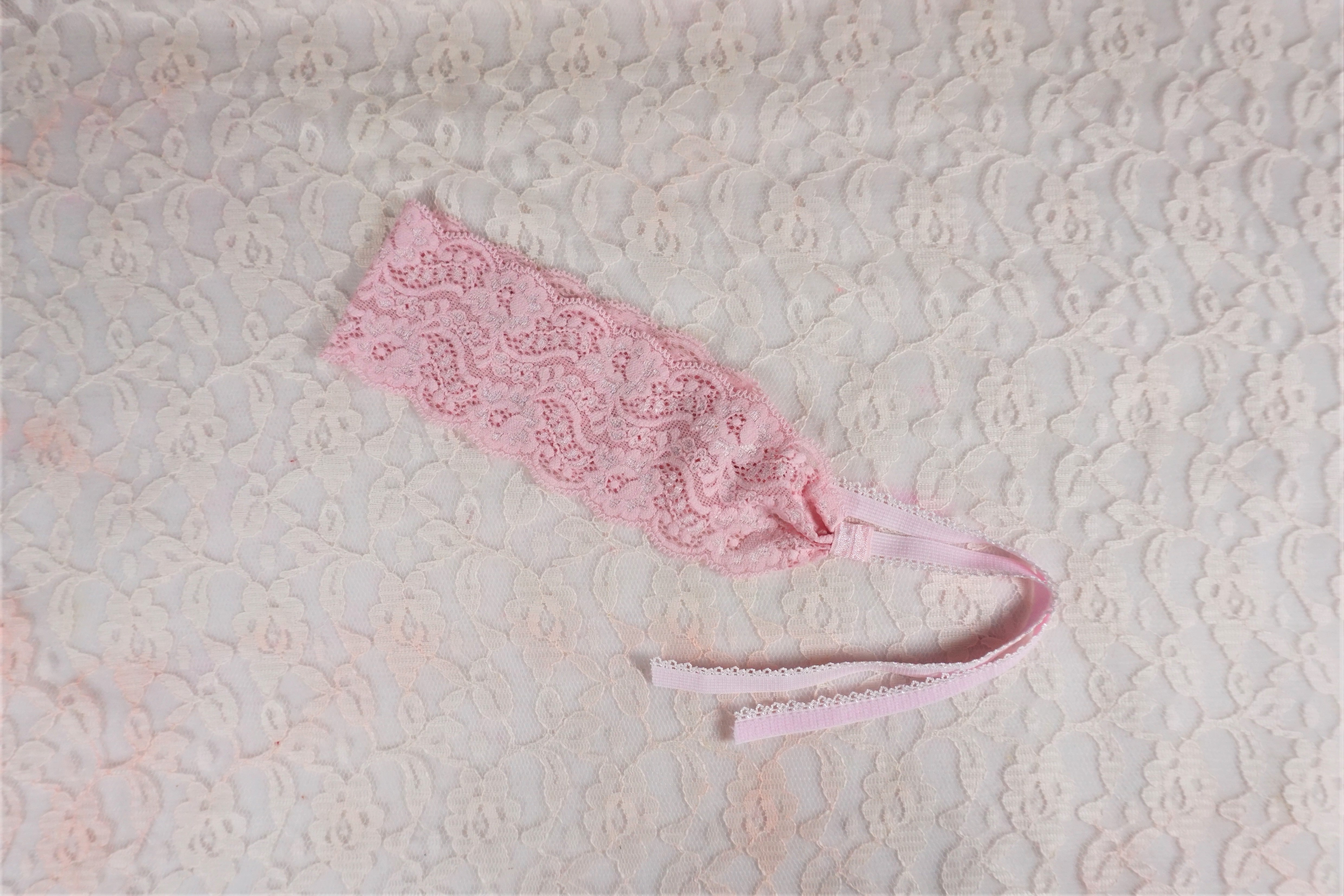 Bentiță handmade din dantela cu snur - Roz Bentiță handmade din dantela cu snur - Roz