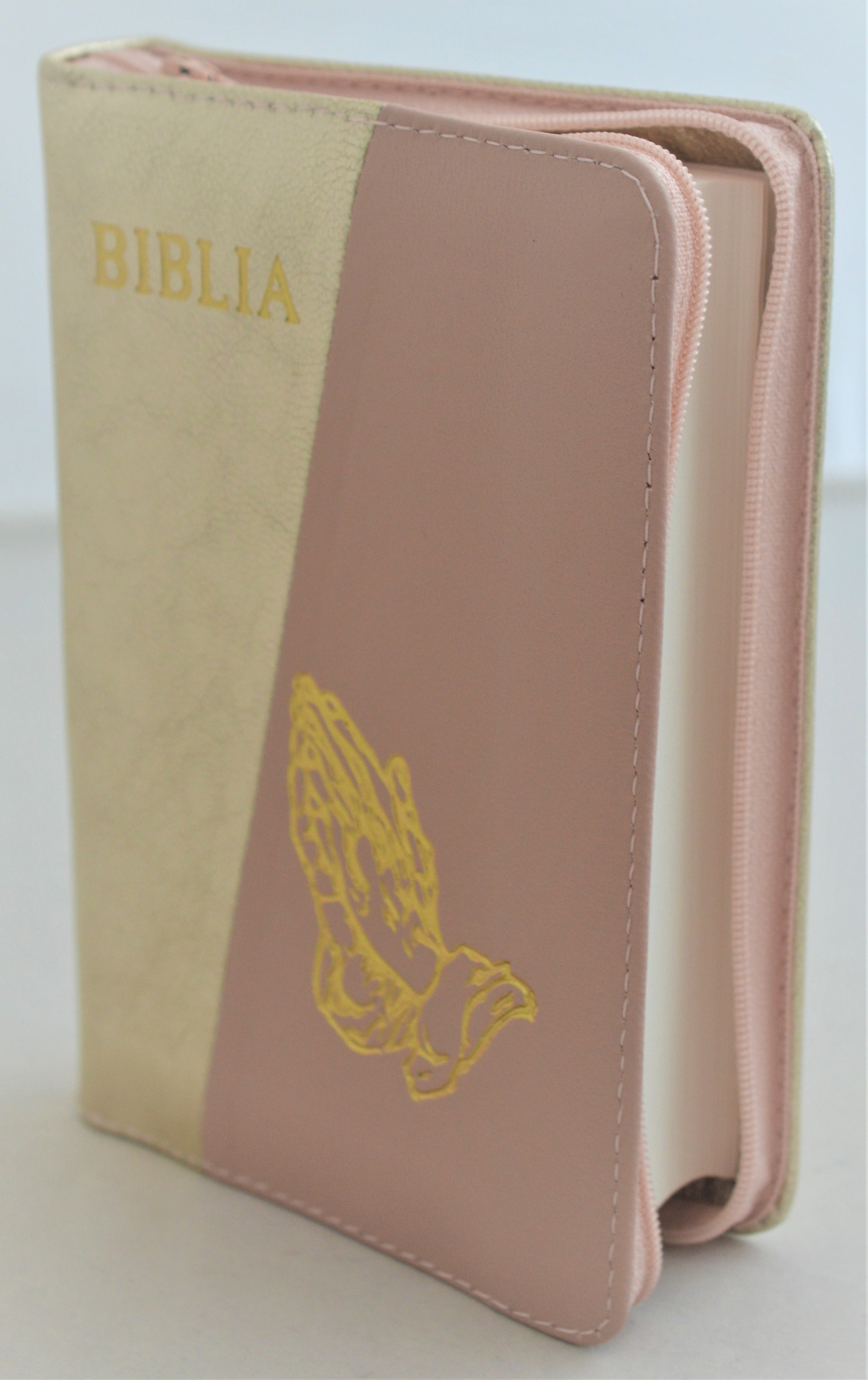 Biblie din piele, mica, culoare auriu sidef / bej rozaliu, fermoar, margini albe, simbolul maini in ruga, cuv. lui Isus in rosu [043 PF]