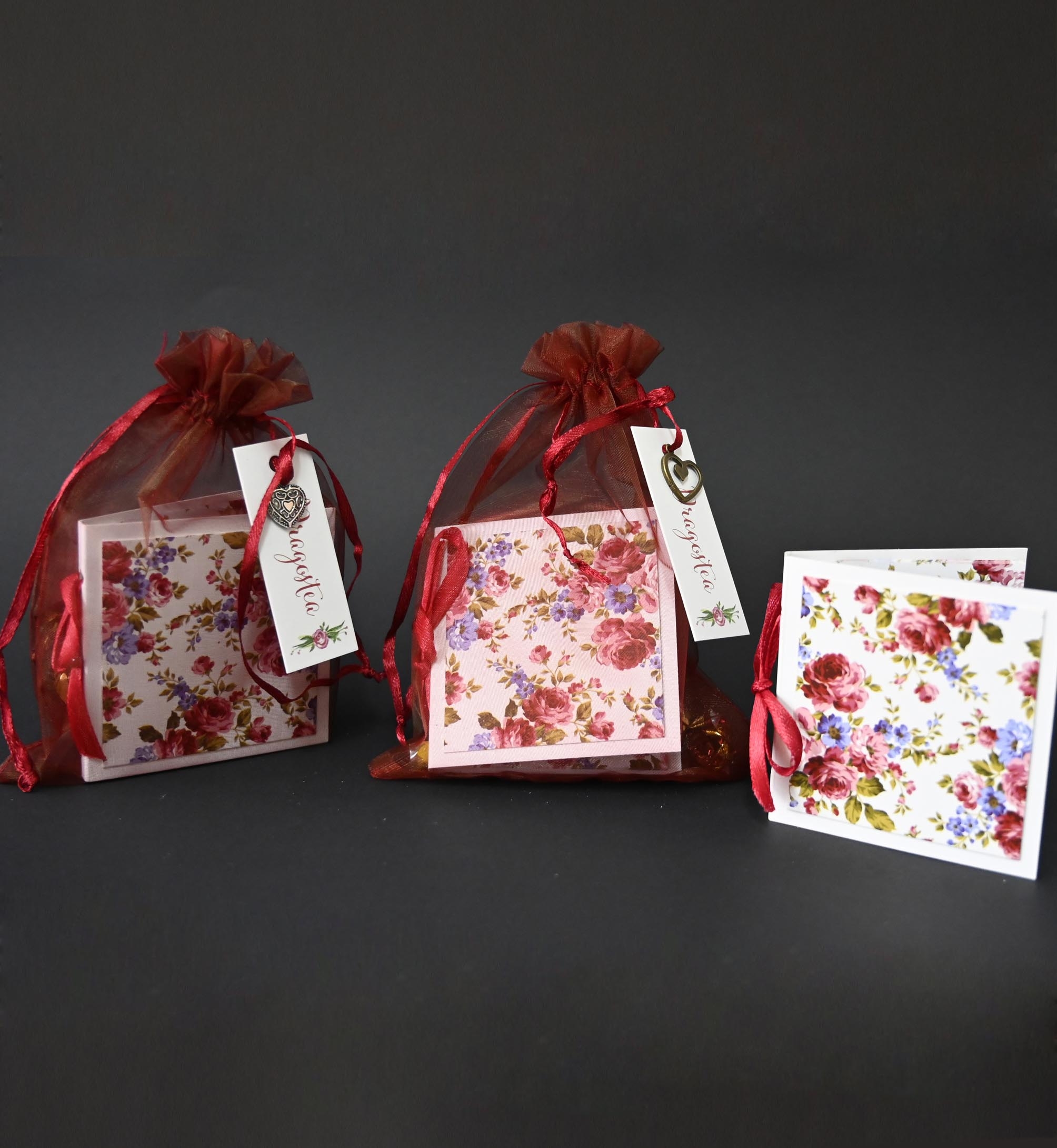 Saculet cu maxime si bomboane - Dragostea Saculet cu maxime si bomboane - Dragostea