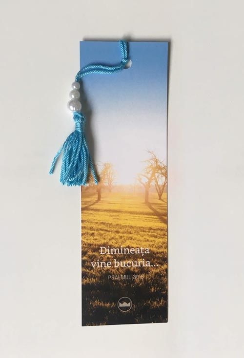 Semn de carte cu verset biblic - Dimineata vine bucuria(5x16cm) Semn de carte cu verset biblic - Dimineata vine bucuria(5x16cm)