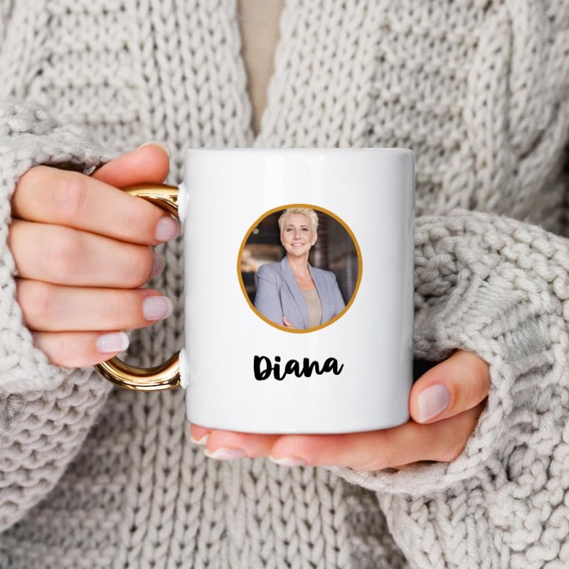 Cană cu mâner auriu personalizata cu poză și nume – Șef/Șefă Cană cu mâner auriu personalizata cu poză și nume – Șef/Șefă