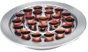 Tava argintie de impartasanie pentru 22 de pahare Tava argintie de impartasanie pentru 22 de pahare