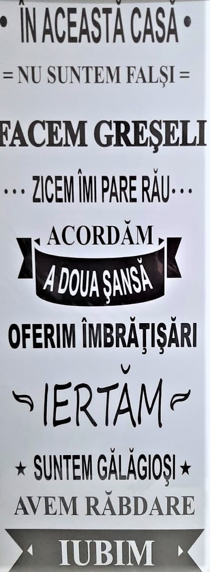 Autocolant de perete - In aceasta casa (30x78cm) Autocolant de perete - In aceasta casa (30x78cm)