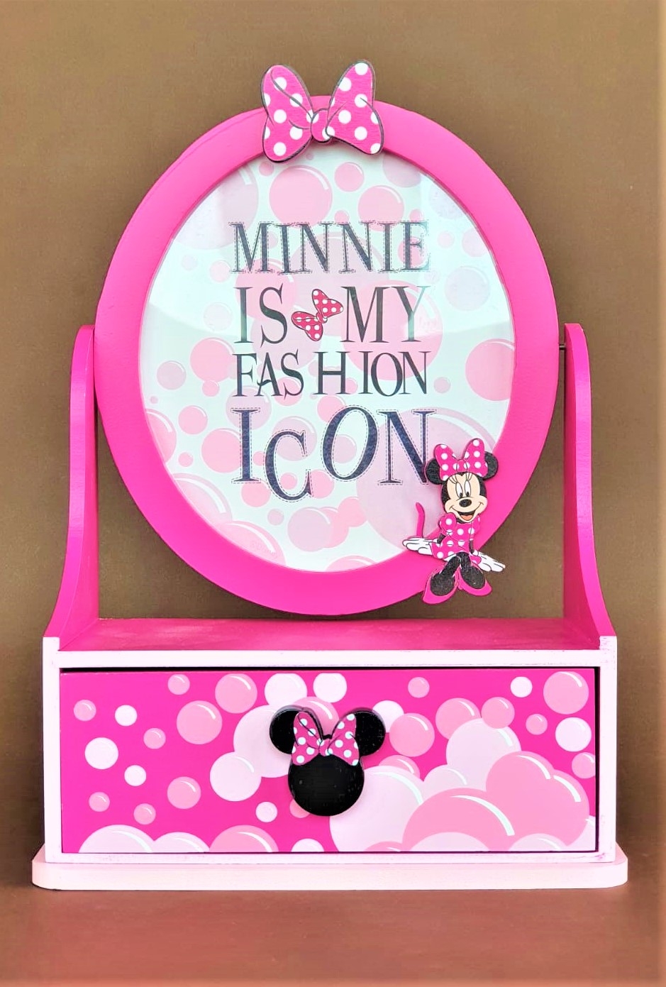 Rama foto din lemn, roz + cutie depoziatre - Minnie - 1 poza de 13x15cm Rama foto din lemn, roz + cutie depoziatre - Minnie - 1 poza de 13x15cm